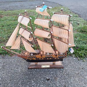 Vintage USS Constitution 1797 ship model